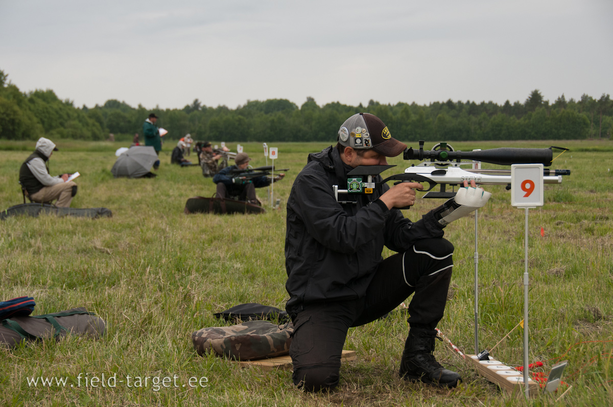 Konstantin Sedov with Steyr LG110 FT in kneeling position on Line 9